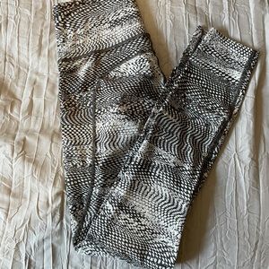 Lululemon fast & free snake print